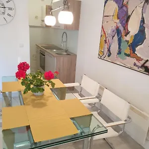 P-e Apartman